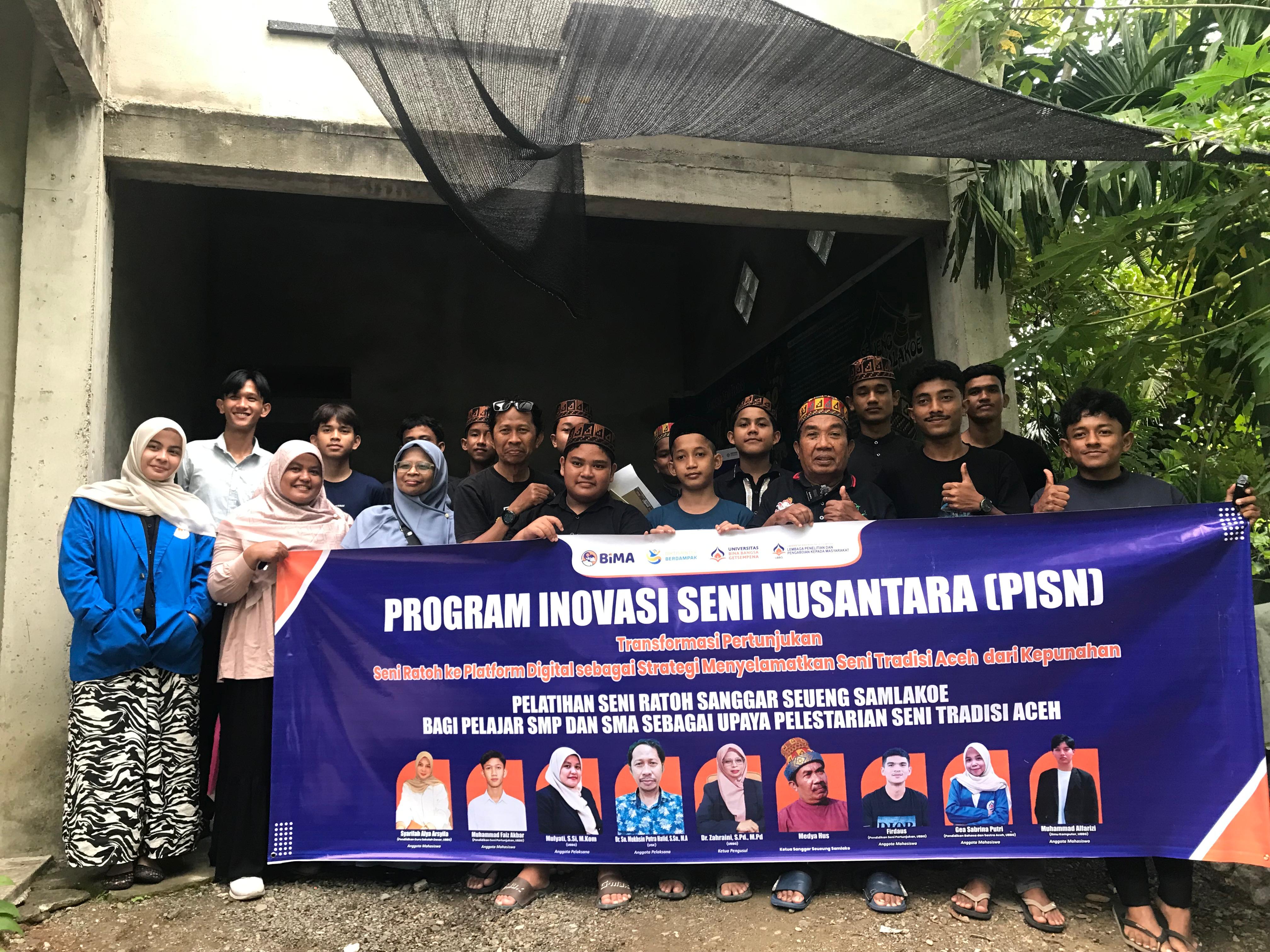 Tim PISN kampus UBBG memberi pelatihan ke Grup Seueng Samlakoe,Dalam Program Inovasi Seni Nusantara (PISN)
